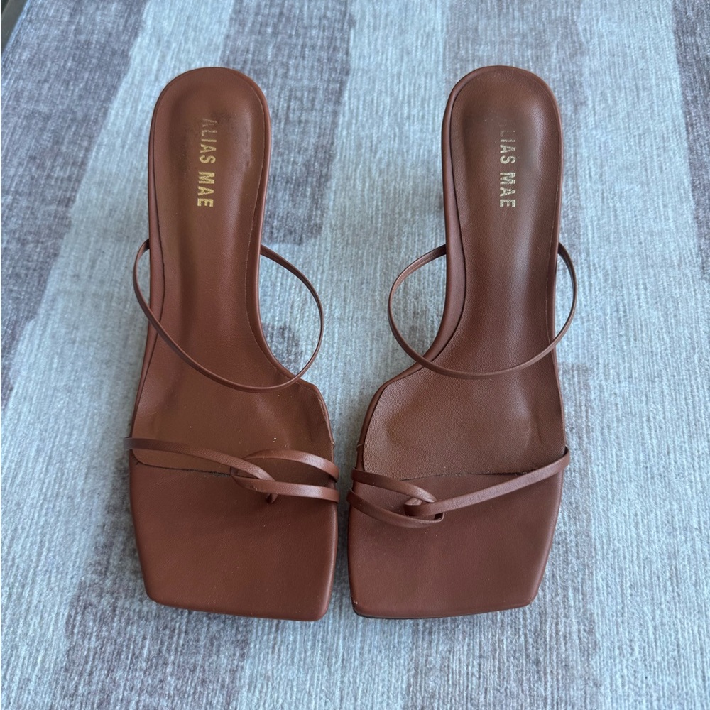 Alias Mae brown square toe heels size 38